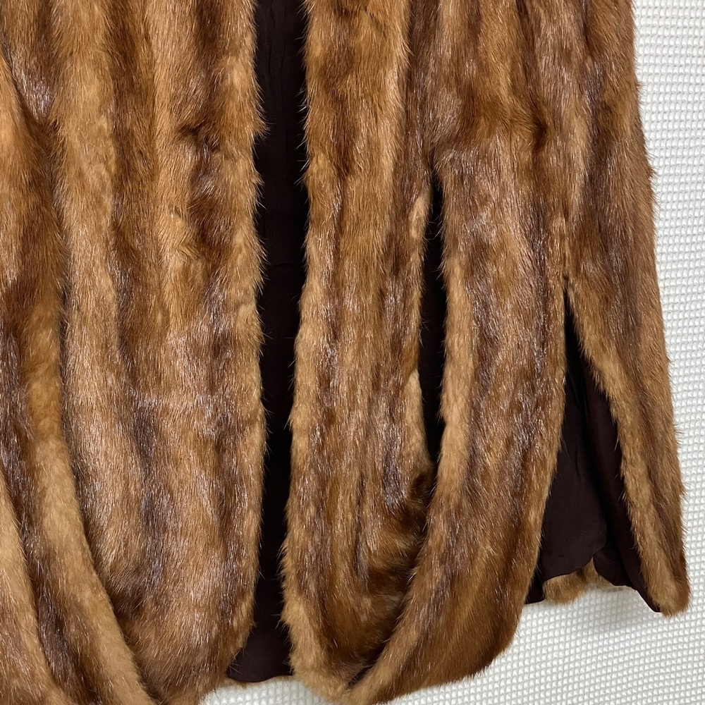 Roy H. Bjorkman Fur cape - Picture 4 of 10